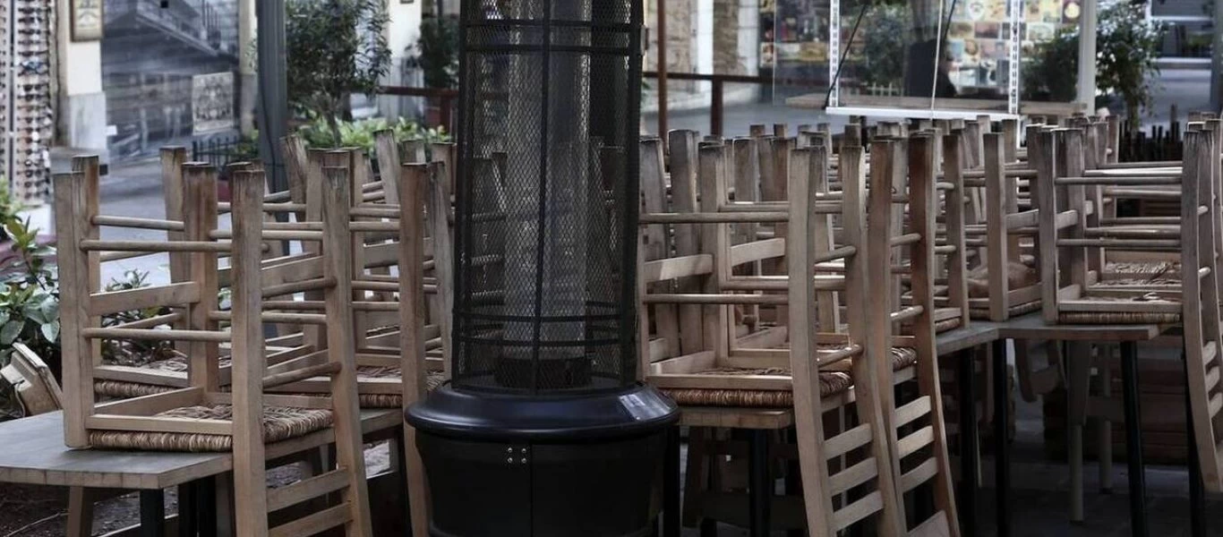 Στα όρια της κατάρρευσης η εστίαση αλλά... θα παραμείνει κλειστή - «Νευρικότητα» και στον εμπορικό κόσμο